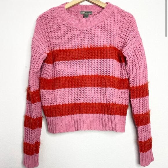 Cozy Sweater Bundle Reseller Box Size Small/Extra Small 5 Pieces Retail $415 - Picture 9 of 12